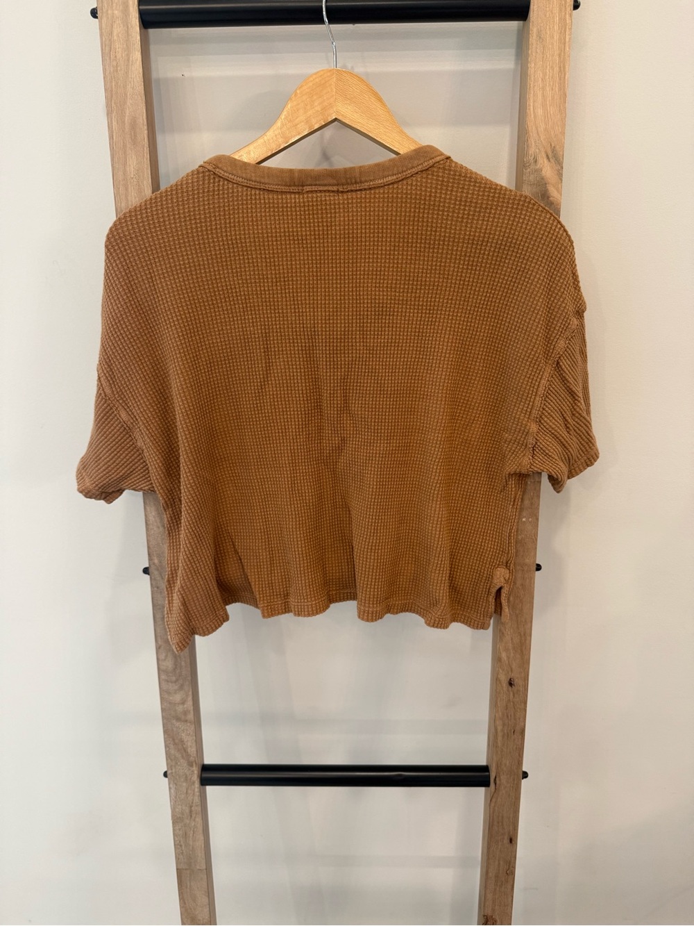 aerie Waffle Henley Crop Top in Caramel S - Picture 5 of 5